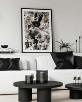 "Suck It Up" (2023) av Thea W. | Limited Edition Kunstplakat | People of Tomorrow