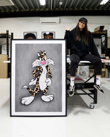 Looney Leo – Grey